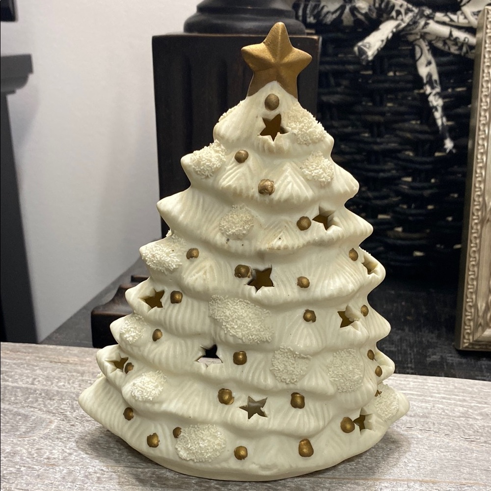 Vintage World Bazaars Cream Ceramic Christmas Tree Votive Candle Holder!